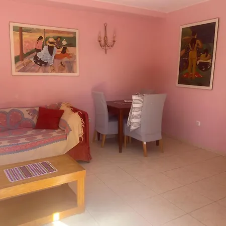 Small&sunny Wifi Premium Apartment